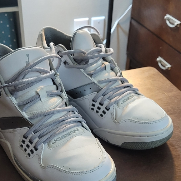 317820-100 Men’s Air Jordan Flight 23 White/Cool Grey/White, SZ 9 - Picture 4 of 5